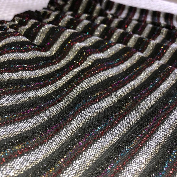 UO Off-The-Shoulder Lettuce-Edge Top - Picture 9 of 10